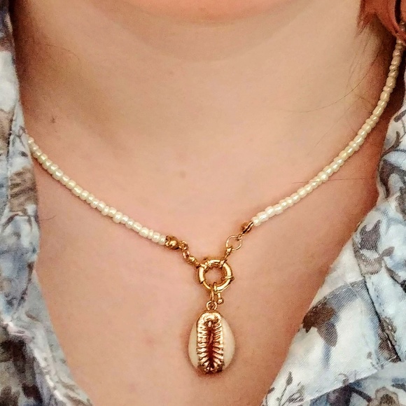 Jewelry - Seashell Treasure Necklace
